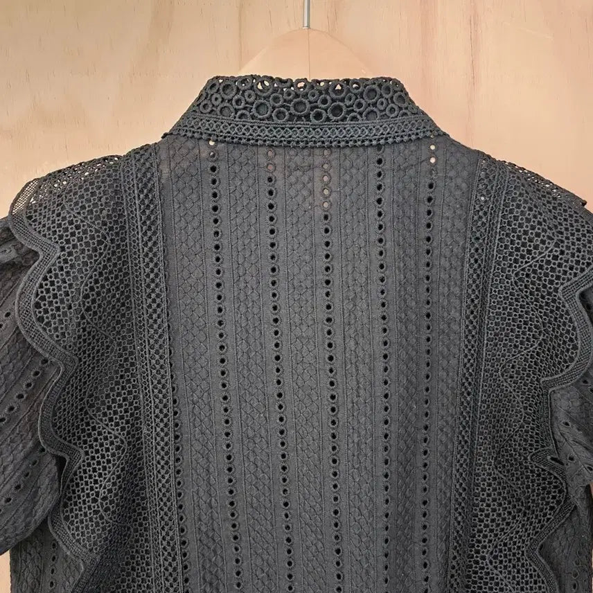 [BUNJANG] Black Wing Lace Blouse / 블랙 날개레이스 블라우스 (새옷)