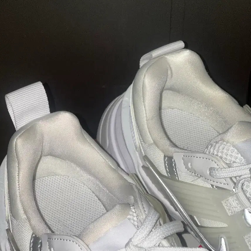 [BUNJANG] Nike V2K Run Metallic Silver White Sneakers / W 나이키 V2K 런 메탈릭 실버 화이트 265