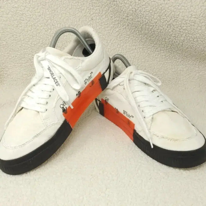 [BUNJANG] Off-White Low Vulcanized White Canvas Sneakers / [정품] 오프화이트 로우 벌커나이즈드 화이트 캔버스 (42사이즈/270)