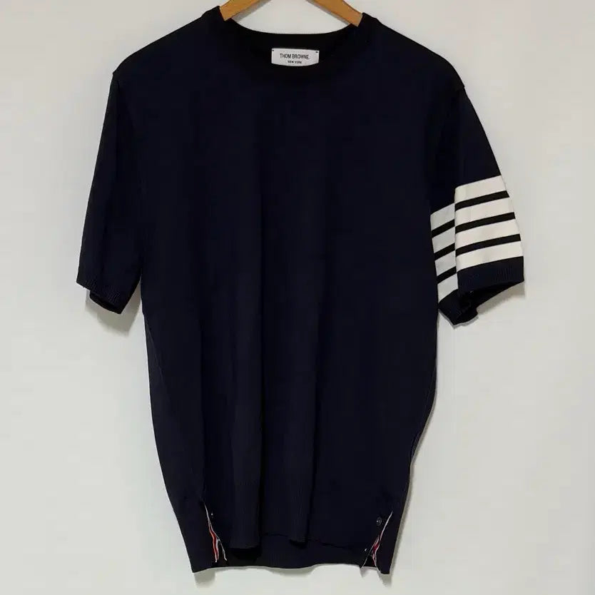 [SOLD OUT] 톰브라운 네이비 반팔 니트 셔츠