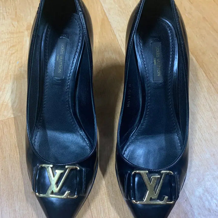 [BUNJANG] Louis Vuitton Logo-Play Pumps (Size 35.5) / 루이비통 로고-플레이 펌프스(35.5 사이즈)