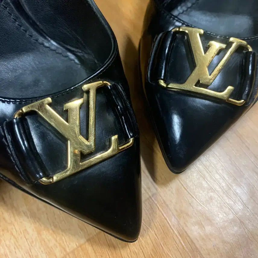 [BUNJANG] Louis Vuitton Logo-Play Pumps (Size 35.5) / 루이비통 로고-플레이 펌프스(35.5 사이즈)