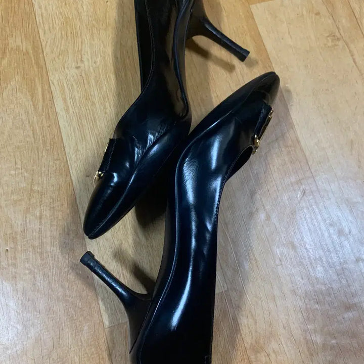 [BUNJANG] Louis Vuitton Logo-Play Pumps (Size 35.5) / 루이비통 로고-플레이 펌프스(35.5 사이즈)