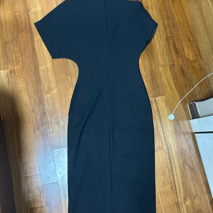 [BUNJANG] ZARA One-Shoulder Midi Dress / ZARA 블랙 원숄더 미디 드레스