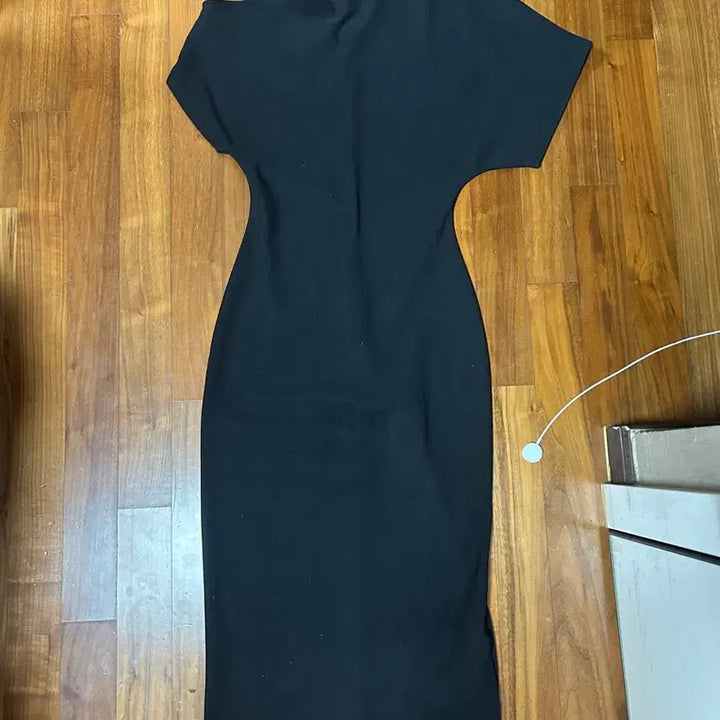 [BUNJANG] ZARA One-Shoulder Midi Dress / ZARA 블랙 원숄더 미디 드레스