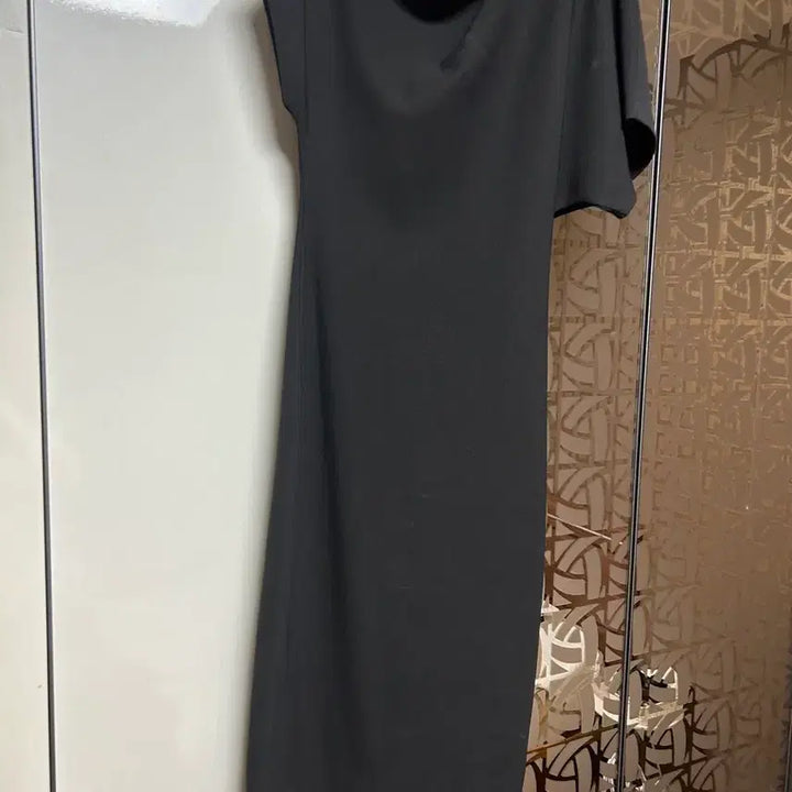 [BUNJANG] ZARA One-Shoulder Midi Dress / ZARA 블랙 원숄더 미디 드레스