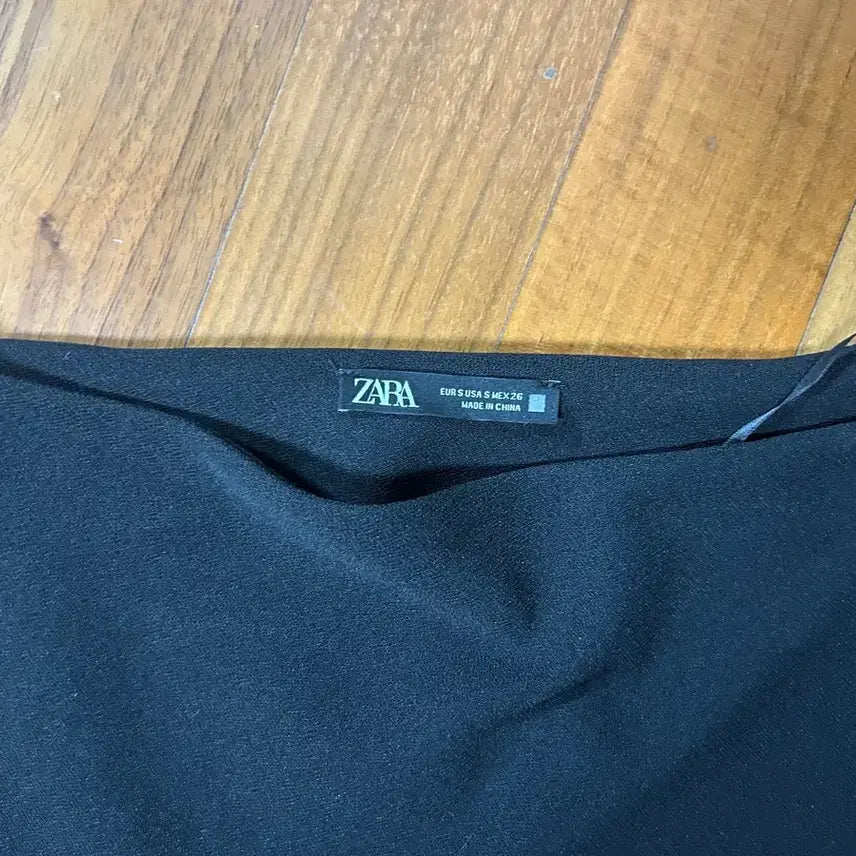 [BUNJANG] ZARA One-Shoulder Midi Dress / ZARA 블랙 원숄더 미디 드레스
