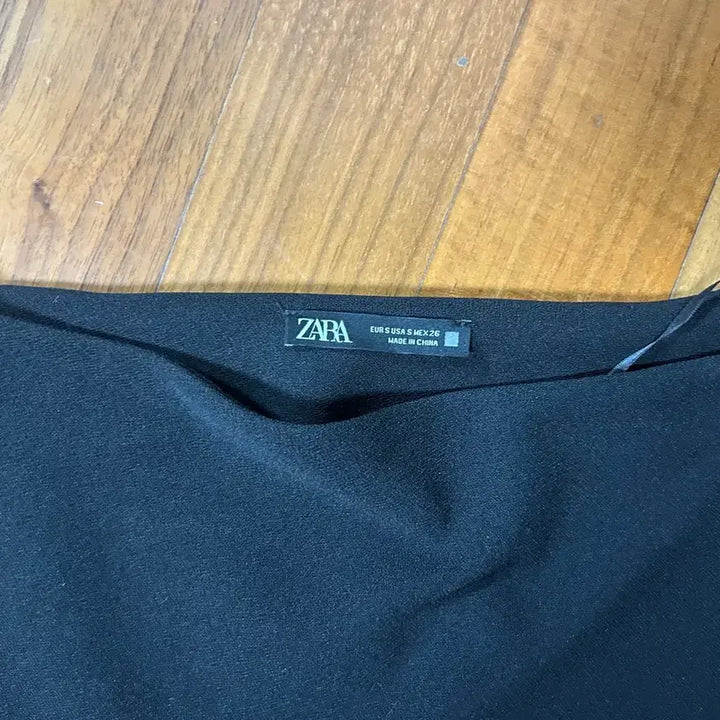 [BUNJANG] ZARA One-Shoulder Midi Dress / ZARA 블랙 원숄더 미디 드레스