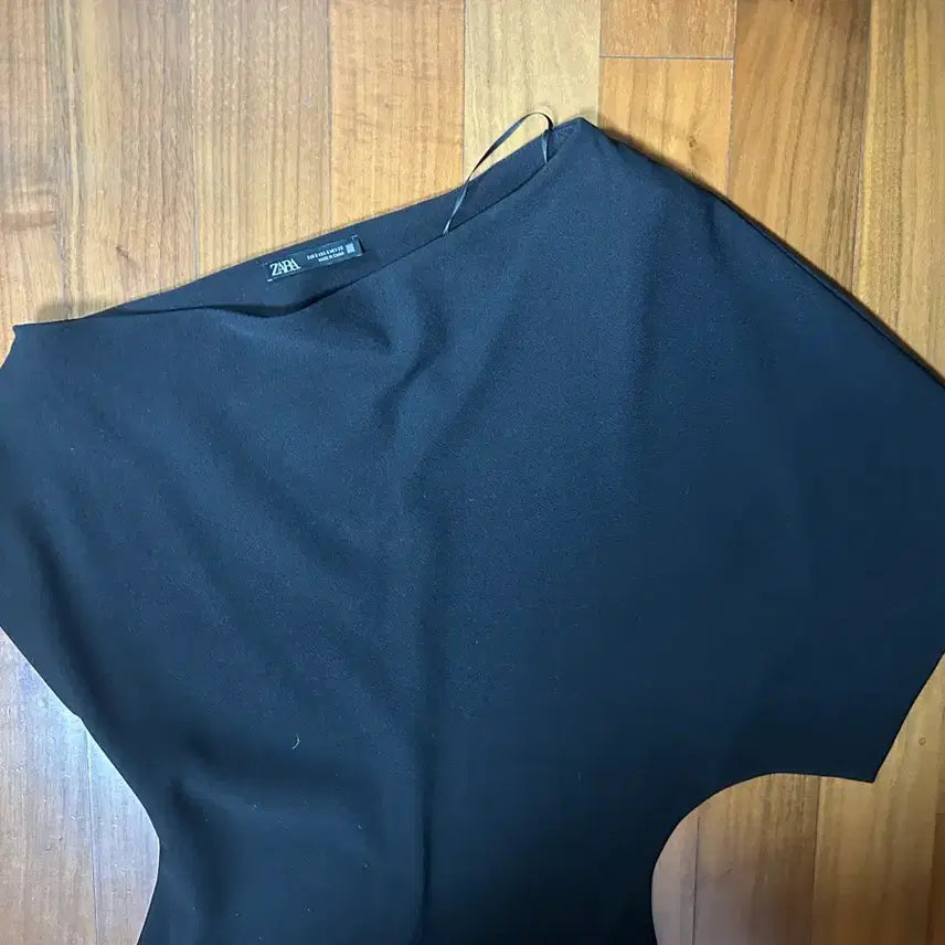 [BUNJANG] ZARA One-Shoulder Midi Dress / ZARA 블랙 원숄더 미디 드레스