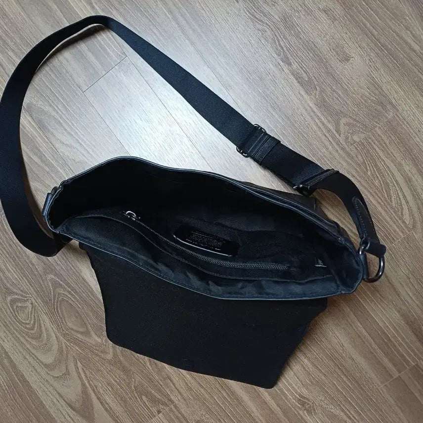 [BUNJANG] Coach Houston Map Crossbody Bag / 코치 휴스턴맵 크로스