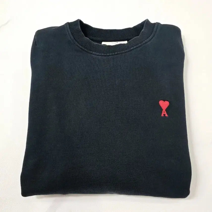 [BUNJANG] AMI Small Heart Logo Sweatshirt Black / [정품] 아미(AMI) 스몰 하트 로고 맨투맨 블랙 95