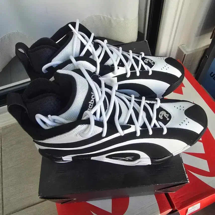 [BUNJANG] Reebok Shaqnosis Size 300 Sneakers / 리복 샤크노시스 300사이즈