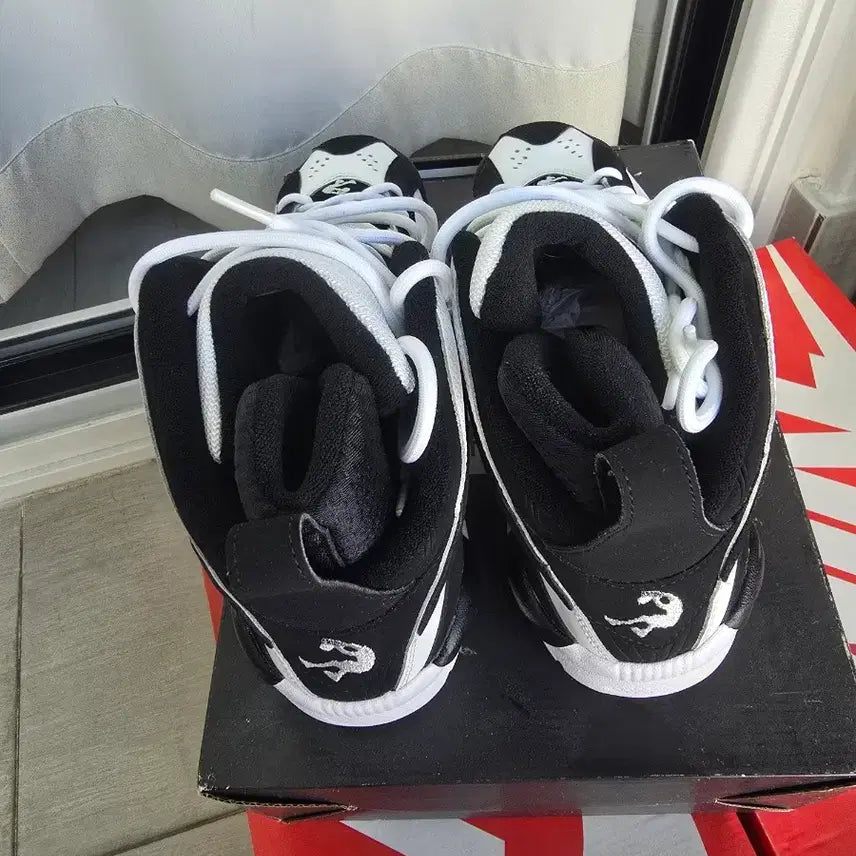 [BUNJANG] Reebok Shaqnosis Size 300 Sneakers / 리복 샤크노시스 300사이즈