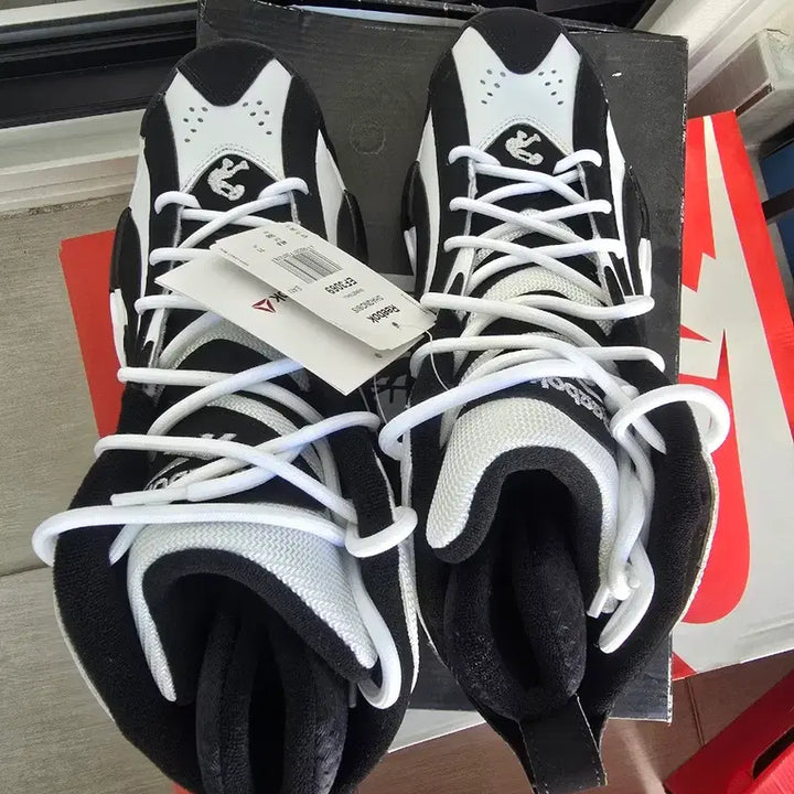 [BUNJANG] Reebok Shaqnosis Size 300 Sneakers / 리복 샤크노시스 300사이즈