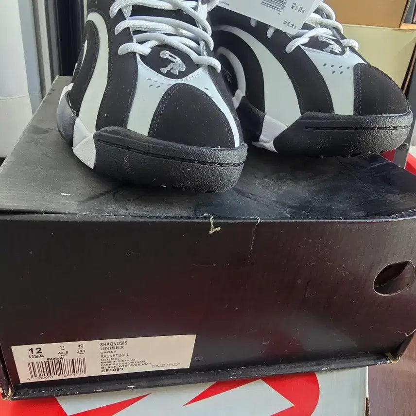 [BUNJANG] Reebok Shaqnosis Size 300 Sneakers / 리복 샤크노시스 300사이즈