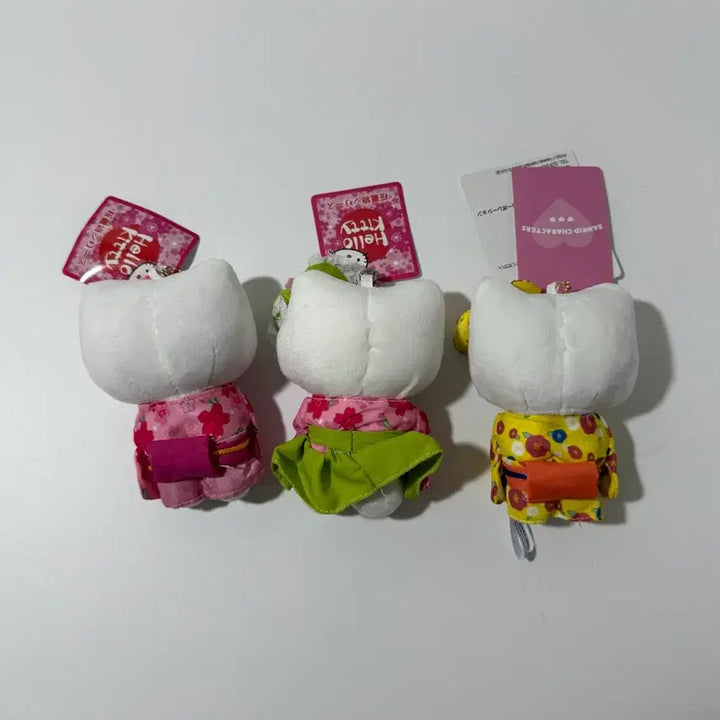 [BUNJANG] Sanrio Hello Kitty Kimono Doll Keyring / 산리오 헬로키티 기모노 인형 키링