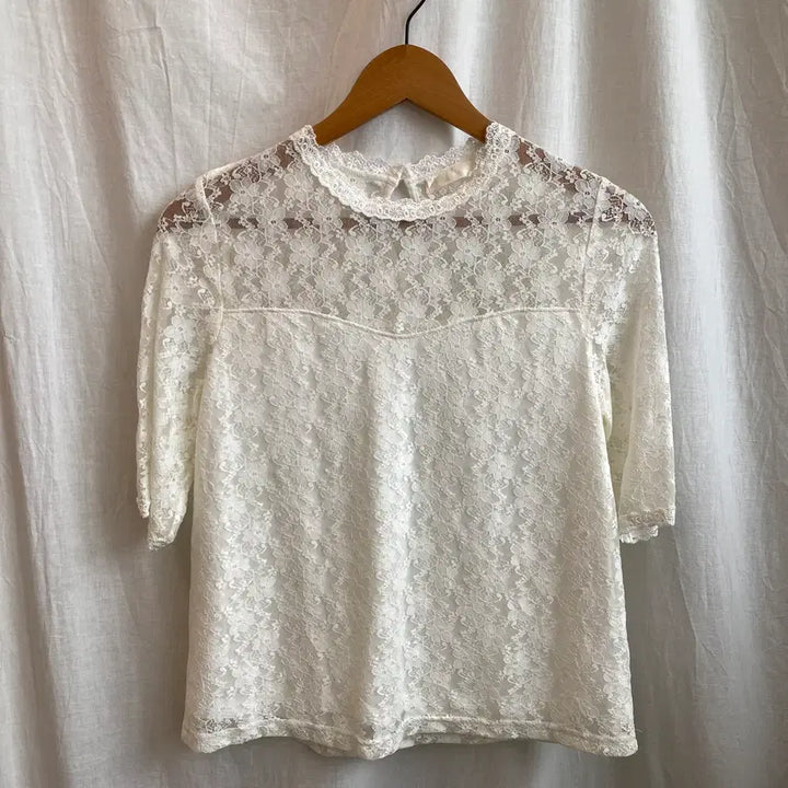 [BUNJANG] ARROW White Lace Short Sleeve Blouse (M) / ARROW 화이트 레이스 반팔블라우스(M)