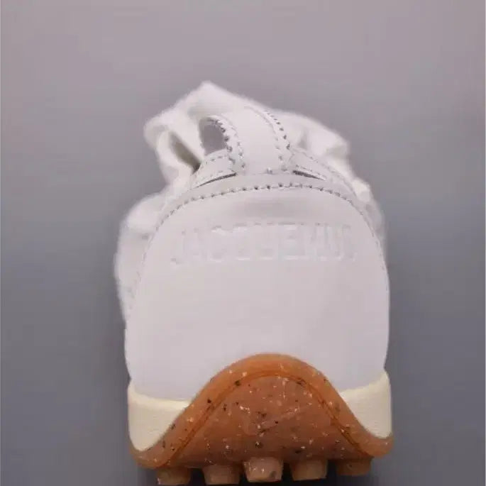 [BUNJANG] Nike x Jacquemus White Sneakers (Size 265mm) / 나이키 x 자크뮈스 화이트 스니커즈 미끄럼 방지 신발사이265mm 42