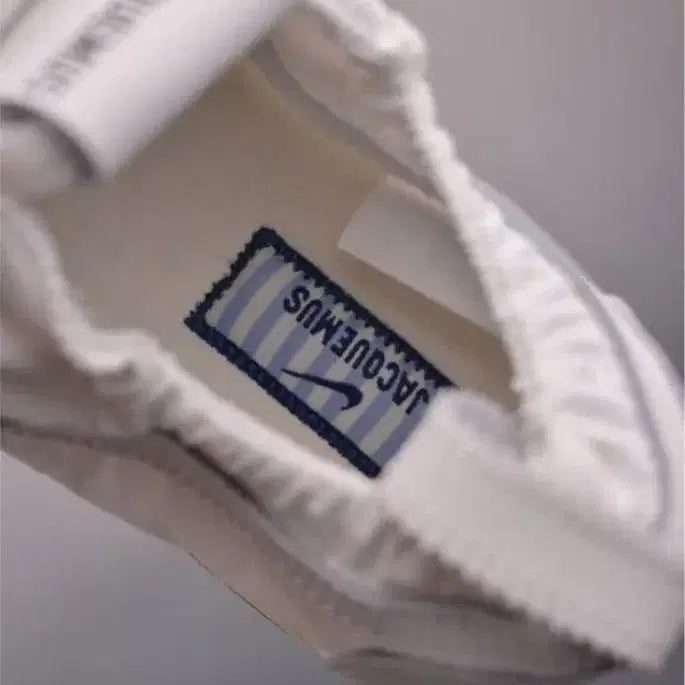 [BUNJANG] Nike x Jacquemus White Sneakers (Size 265mm) / 나이키 x 자크뮈스 화이트 스니커즈 미끄럼 방지 신발사이265mm 42