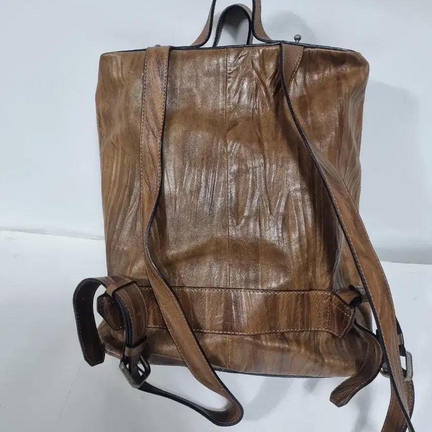 [BUNJANG] LOUISA and Lounge Vintage Brown Leather Backpack / 루즈앤 라운지 빈티지 브라운 가죽 백팩