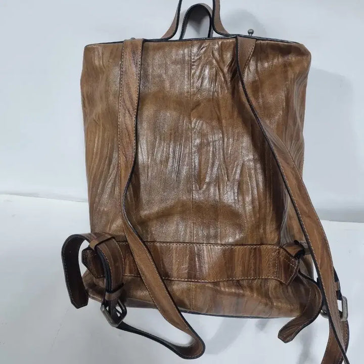 [BUNJANG] LOUISA and Lounge Vintage Brown Leather Backpack / 루즈앤 라운지 빈티지 브라운 가죽 백팩