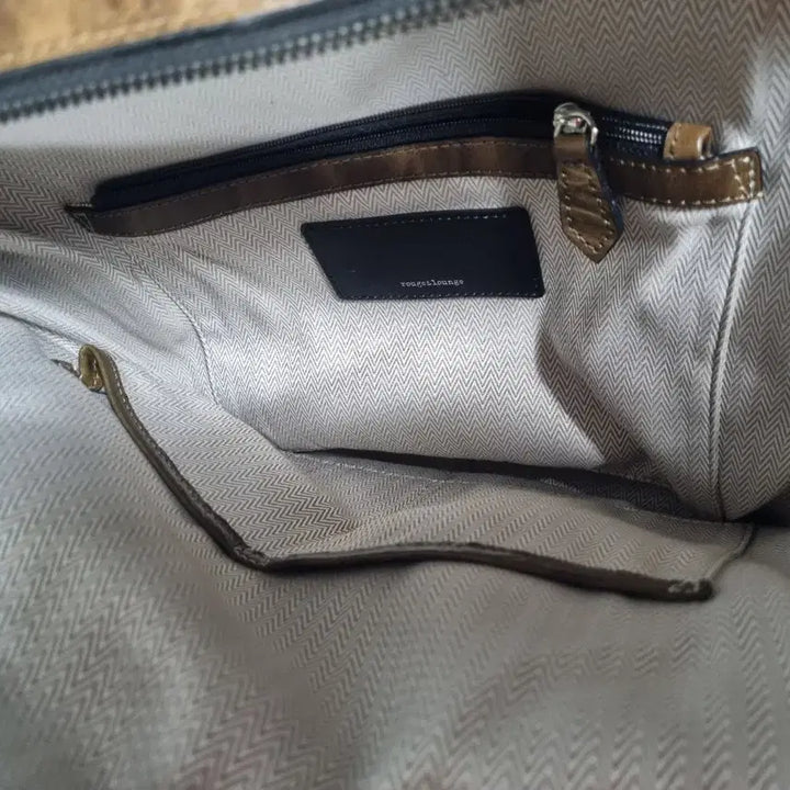 [BUNJANG] LOUISA and Lounge Vintage Brown Leather Backpack / 루즈앤 라운지 빈티지 브라운 가죽 백팩