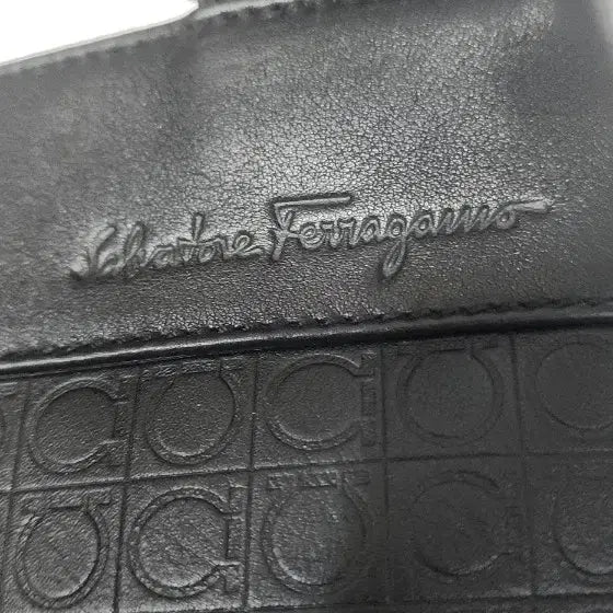 [BUNJANG] Ferragamo Gancini Slim Crossbody Bag / 페라가모 남자 간치니 크로스백