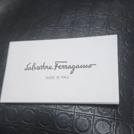 [BUNJANG] Ferragamo Gancini Slim Crossbody Bag / 페라가모 남자 간치니 크로스백
