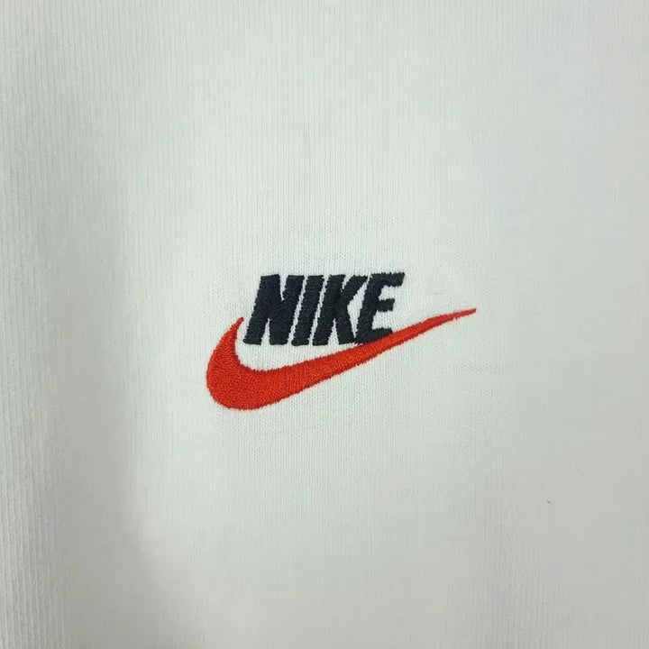 [SOLD OUT] 나이키 로고 자수 오버사의즈 반팔티 화이트 M20192