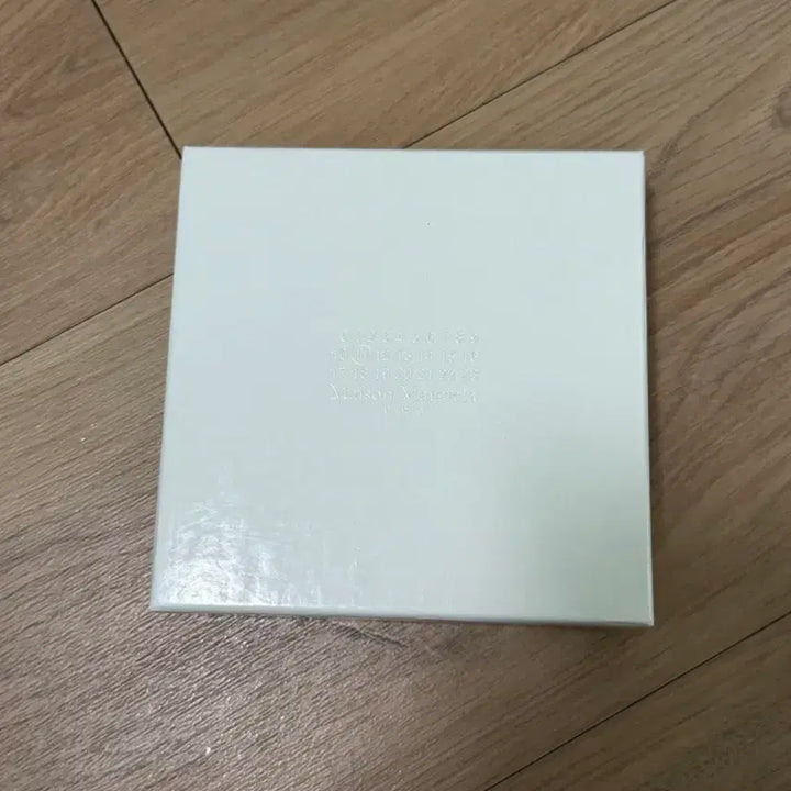 [SOLD OUT] 마르지엘라 컴팩트 반지갑 판매합니다.