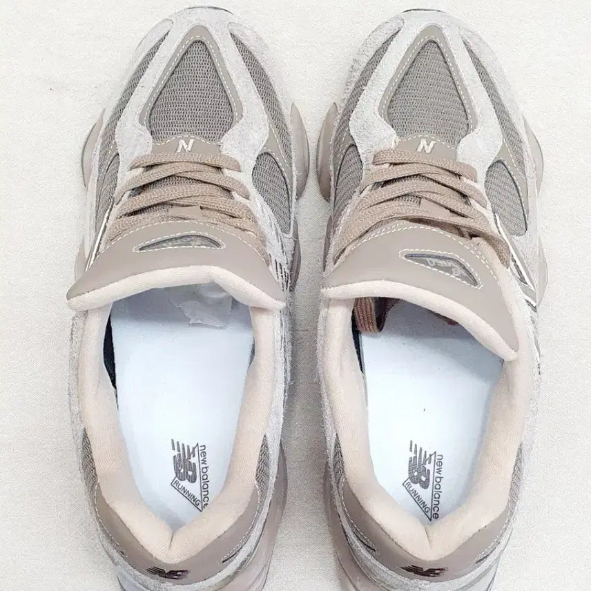 [BUNJANG] New Balance 9060 Mushroom Beige Sneakers / NB 뉴발란스 9060 머쉬룸 베이지 290 <새상품>