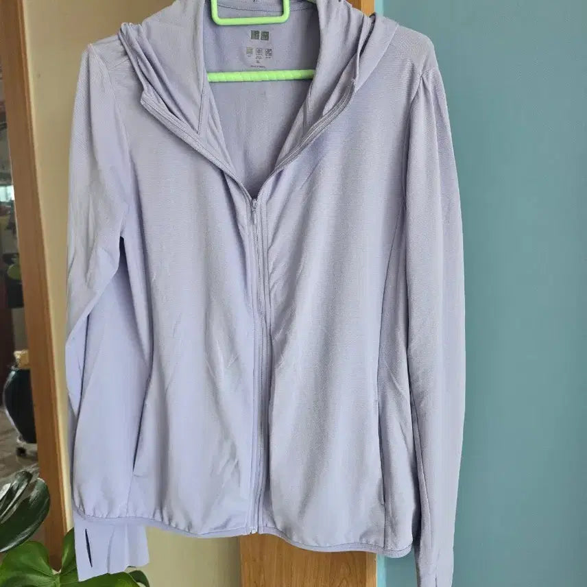 [SOLD OUT] 유니클로 라벤더색 후드집업 XL
