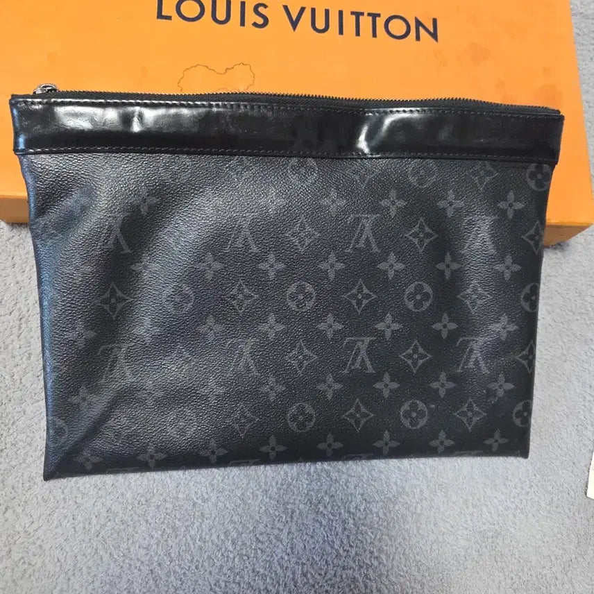 [BUNJANG] Louis Vuitton Eclipse Clutch Bag / [정품] 루이비통 이클립스 클러치백