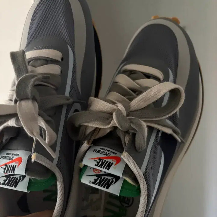 [BUNJANG] Nike Sacai Sneakers / [245] 나이키 사카이