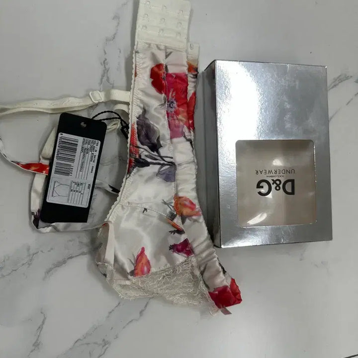 [BUNJANG] Dolce &amp; Gabbana Floral Lace Bralette Underwear / 돌체앤가바나 정품 미사용 플라워 레이스 브라렛판매합니다