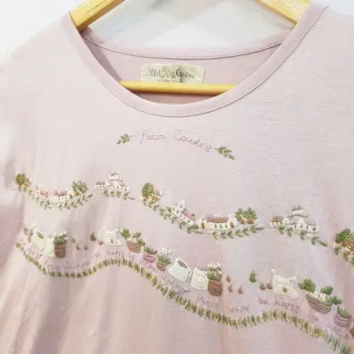 [BUNJANG] Petit Coudre Embroidered Round Shirt / petit Coudre 손자수 라운드 셔츠