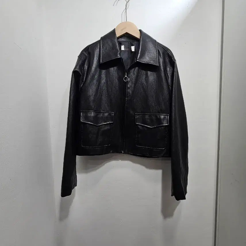 [BUNJANG] Black Eco-Leather Crop Jacket / 블랙 에코레더 크롭 자켓