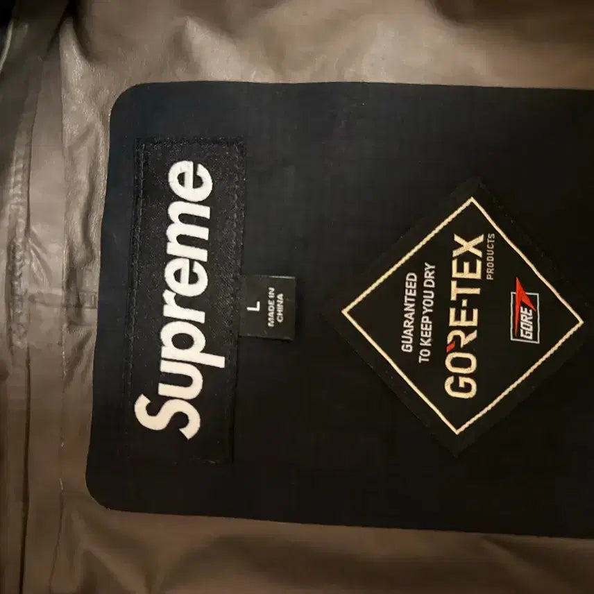 [BUNJANG] Supreme Gore-Tex Taped Seam Shell Jacket Black L / 슈프림 고어텍스 테이프드 심 쉘 자켓 블랙 L