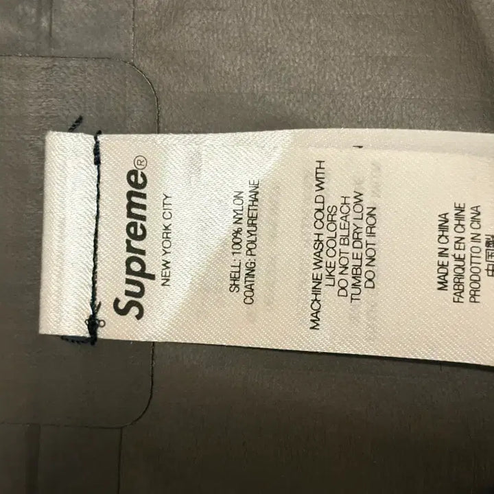 [BUNJANG] Supreme Gore-Tex Taped Seam Shell Jacket Black L / 슈프림 고어텍스 테이프드 심 쉘 자켓 블랙 L