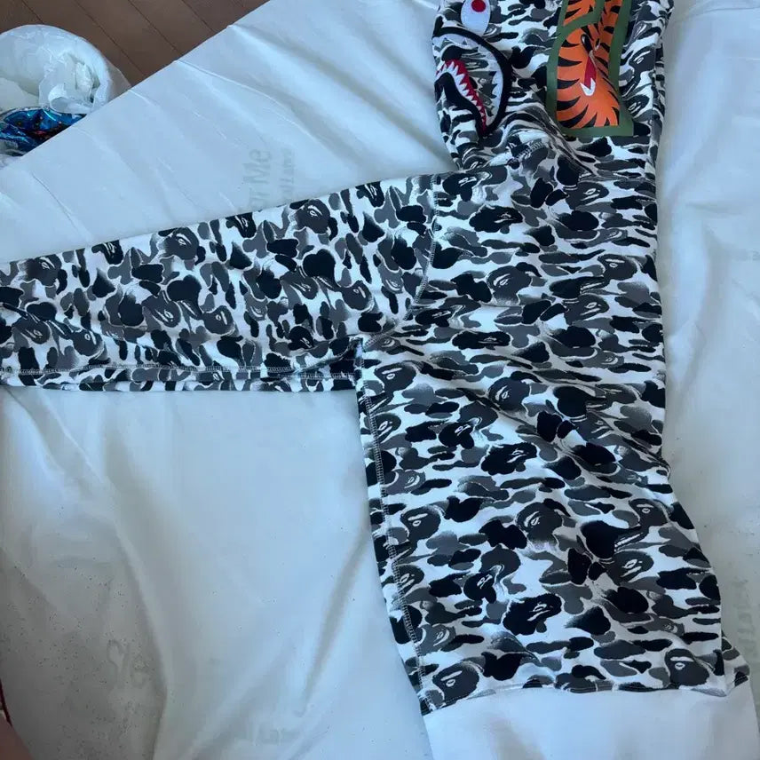[BUNJANG] BAPE Camo Shark Hoodie M / 베이프 카모 샤크 후드 m