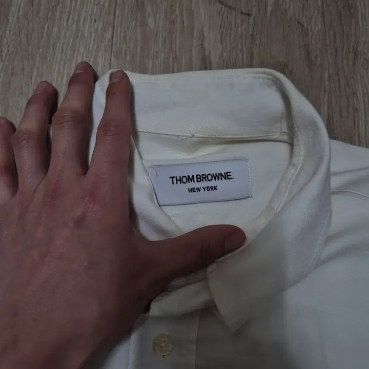 [BUNJANG] Thom Browne New York Button-Down Long Sleeve Shirt / 톰브라운 뉴욕 버튼다운 긴팔 셔츠 (1)