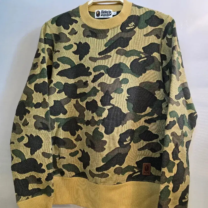 [BUNJANG] A Bathing Ape Camo Fleece Sweatshirt / A Bathing Ape 카모 플리스 맨투맨
