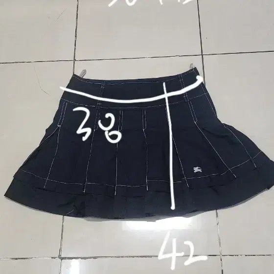 [BUNJANG] Burberry Black Label Pleated Skirt &amp; Long Sleeve Shirt / 버버리 블랙라벨 주름스커트 36/ 버버리 긴팔 77