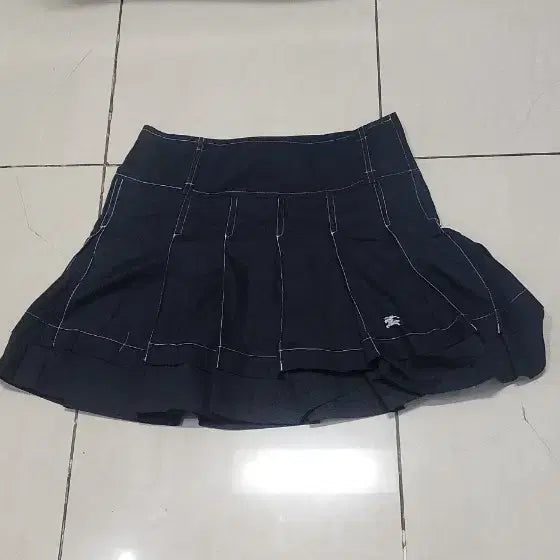 [BUNJANG] Burberry Black Label Pleated Skirt &amp; Long Sleeve Shirt / 버버리 블랙라벨 주름스커트 36/ 버버리 긴팔 77