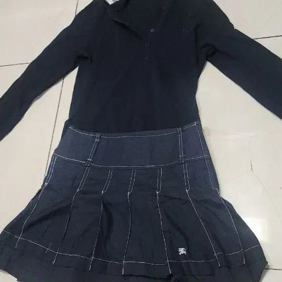 [BUNJANG] Burberry Black Label Pleated Skirt &amp; Long Sleeve Shirt / 버버리 블랙라벨 주름스커트 36/ 버버리 긴팔 77