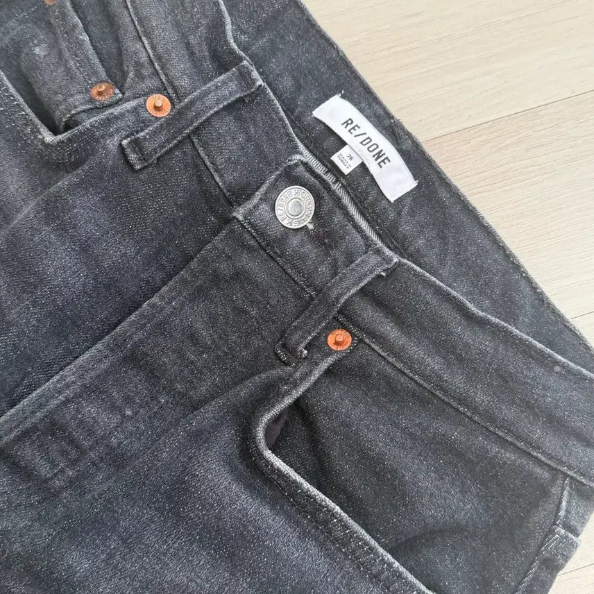[BUNJANG] Re/Done Black Denim Cut-Off Jeans / 리던 블랙 데님 컷오프진