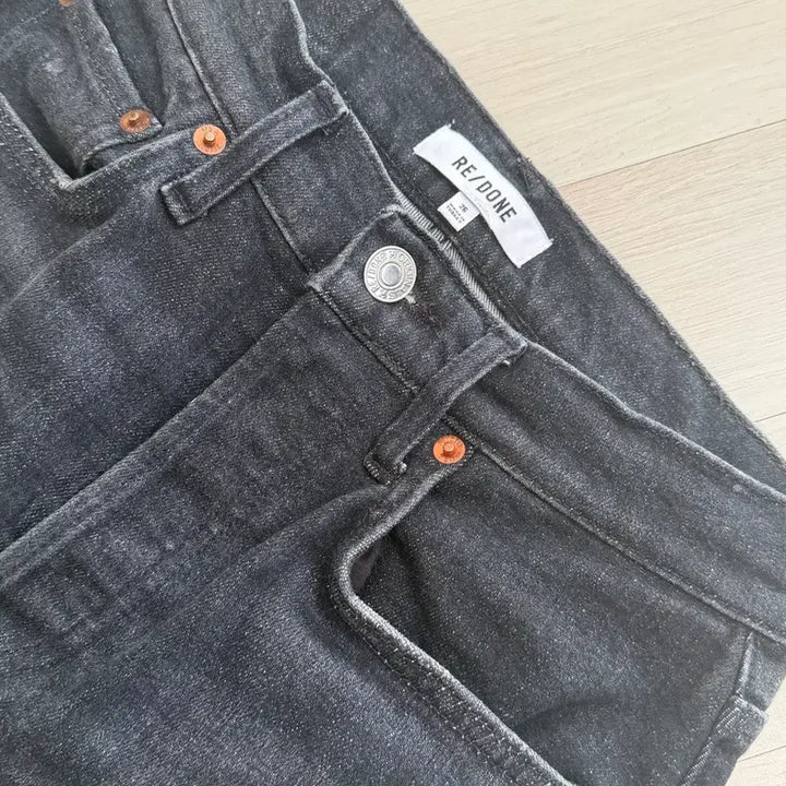 [BUNJANG] Re/Done Black Denim Cut-Off Jeans / 리던 블랙 데님 컷오프진