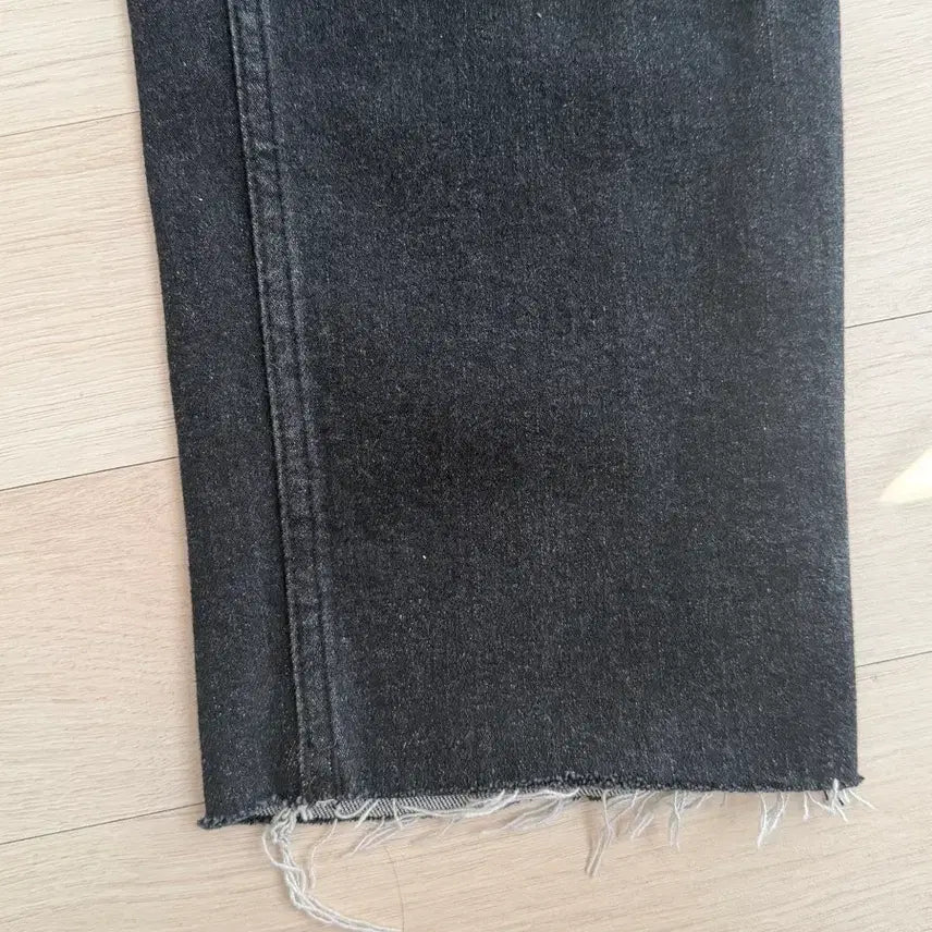 [BUNJANG] Re/Done Black Denim Cut-Off Jeans / 리던 블랙 데님 컷오프진