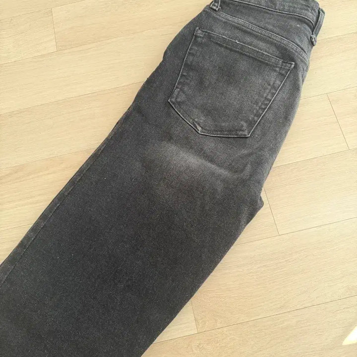 [BUNJANG] Re/Done Black Denim Cut-Off Jeans / 리던 블랙 데님 컷오프진