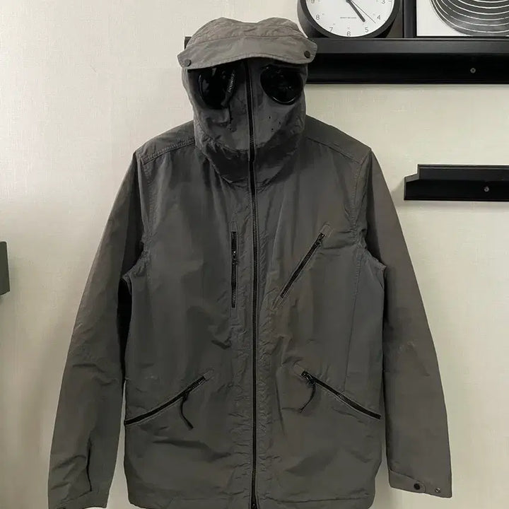 [SOLD OUT] CP컴퍼니 고글 후드 자켓 그레이 105